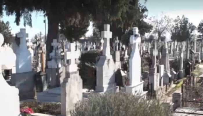 Bebeluș găsit mort într-un cimitir din București